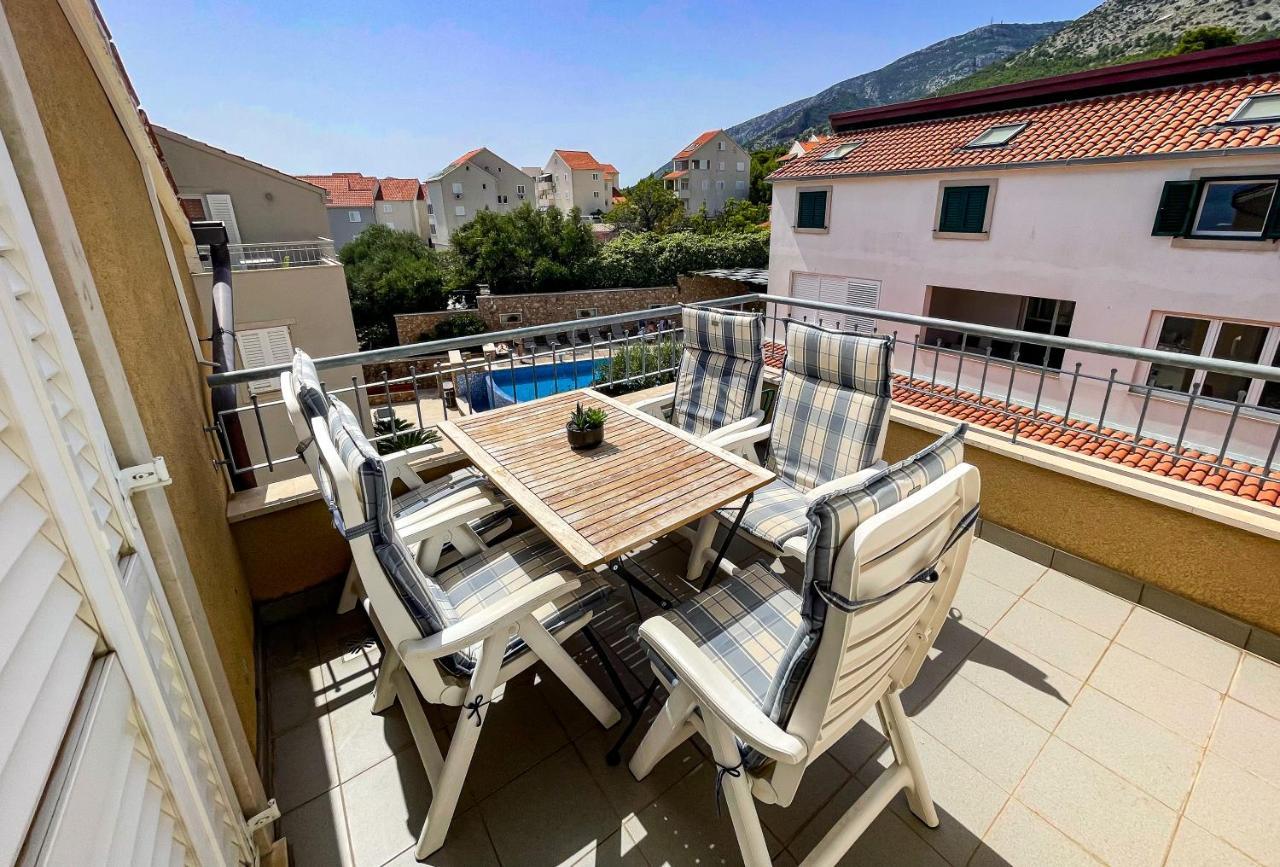 Perla Apartments Bol Esterno foto